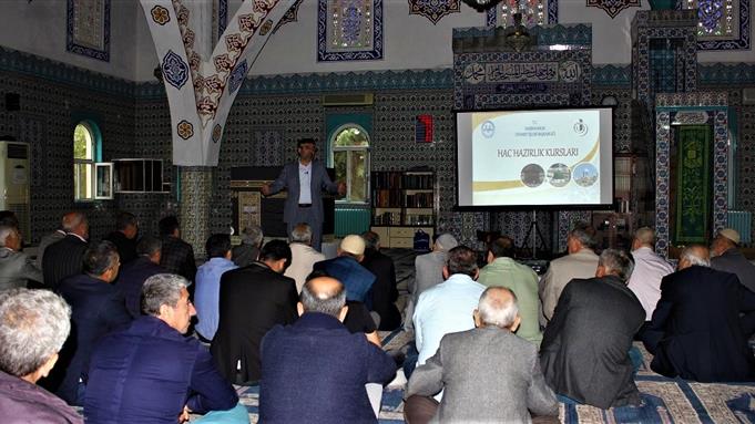 Batman Müftülüğü 2018 hac eğitim seminerleri başladı