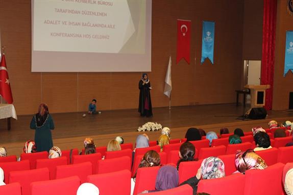 Aydin il müftülüğü aile ve dini rehberlik bürosundan "adalet ve ihsan bağlamında aile" konferansı