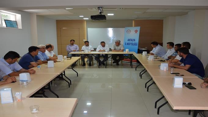 Antalyada merkezi ezan görevlilerle toplantı yapıldı