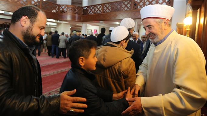 Istanbul  sarıyer'de cami- gençlik buluşması