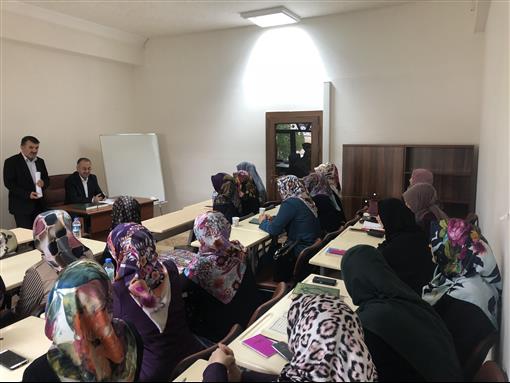 Yozgatta yeni atanan kur'an kursu öğreticilerine seminer