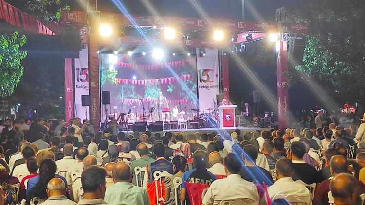 15 Temmuz Demokrasi Ve Milli Biirlik Günü Programi Batman Atatürk Parkı'nda çeşi̇tli̇ Etki̇nli̇klerle Anıldı.