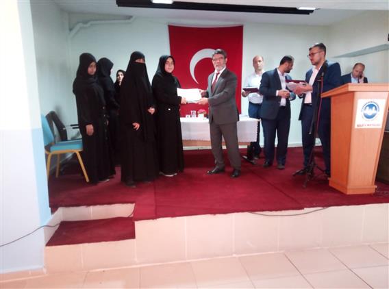 Bitlis'de 2021 Yılı 1. Dönem Hafızlık Tespit Sınavında Başarılı Olan öğrencilerimize Belgeleri Taktim Edildi.