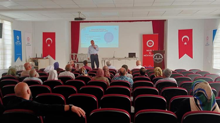 Muğla'da 2022 Yılında Hacca Gidecek Hacı Adaylarına Seminer Verildi