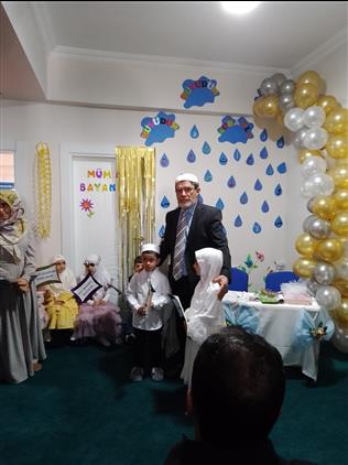 Bitlis'de 4-6 Yaş Grubu Kur' An Kursundaki Miniklere Kur' An-ı Kerimi Okumaya Geçme Merasimi Düzenlendi