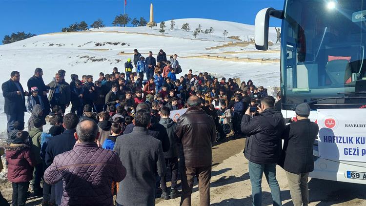 Bayburt'ta 450 Hafız Adayı Tarih Ve Kültür Gezisinde Buluştu