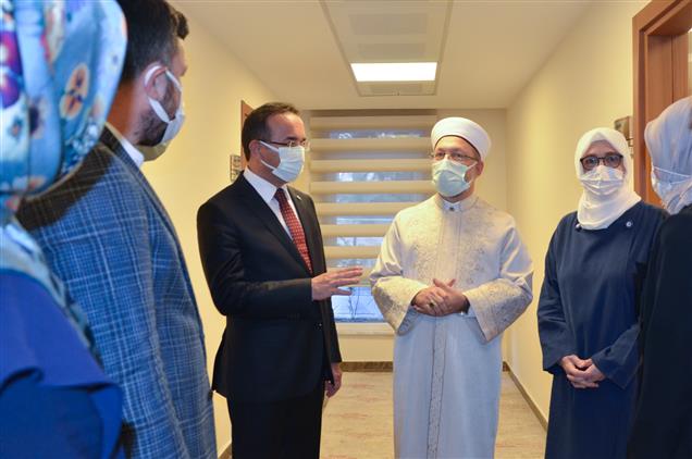 Antalya'da 51 Yurdumuzda Ev Konforunda 10 Bin öğrenciye Hizmet Veriyoruz