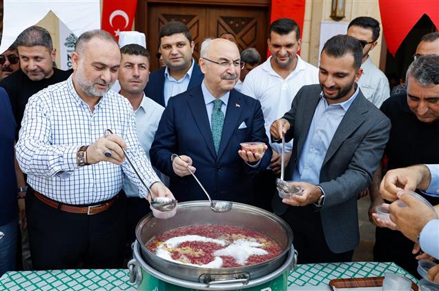 Adana’da Aşure Kazanında Birlik, Beraberlik Ve Kardeşlik Pişirildi