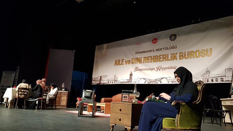 Diyarbakir'da Adrb'den çevirimdışı Aile Tiyatrosu