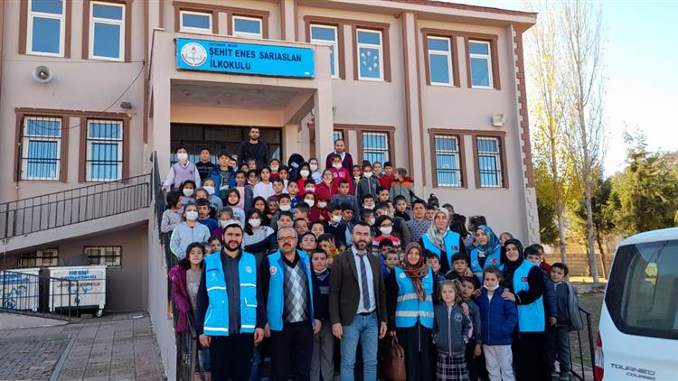Adıyaman Diyanet Vakfından Okullara Kütüphane
