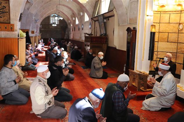 Sivas'ta Ahirete Intikal Etmiş Din Görevlilerine Mevlid Ve Dua Programı Düzenlendi