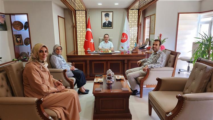 Antalya'da Aile Ve Dini Rehberlik Daire Başkanı arslan'da Müftü Yalçınkaya'ya Ziyaret