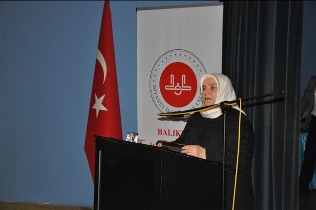 Balikesir'da Akbulut: Toplumu Inşa Eden Kadındır