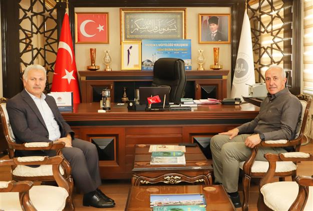 Mersin'de Akdeniz Belediye Başkanı Gültak, Il Müftüsü Yığman’a Hayırlı Olsun Ziyaretinde Bulundu