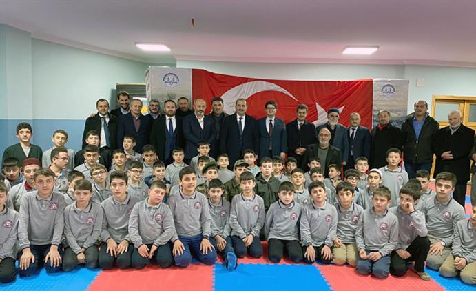 Trabzon'da çanakkale Deniz Zaferi'nin 107. Yılı Dolayısıyla Program Düzenledi