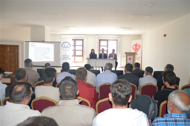 Ardahan’da “bir Yetime Aile Olmak” Konulu Panel Düzenlendi