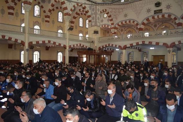 Gaziantep'de Aziz şehitlerimiz Türk Polis Teşkilatı'nın Kuruluş Yıl Dönümünde Dualarla Anıldı