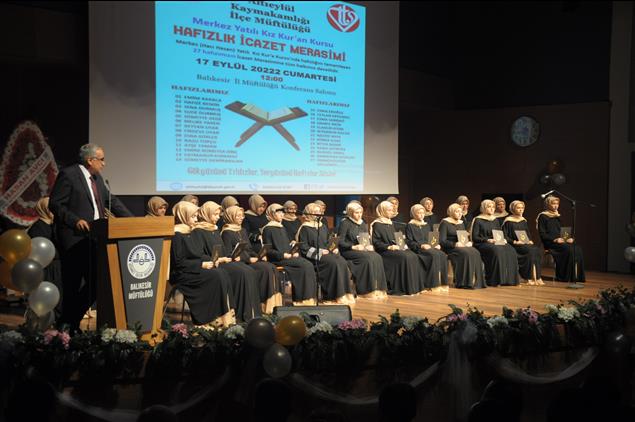 Balikesir'da Balıkesir'de Hafızlar Belge Aldı