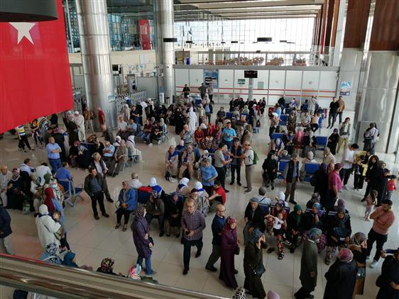 Balikesir'da Balıkesir'den Ilk Hacı Kafilesi Uğurlandı