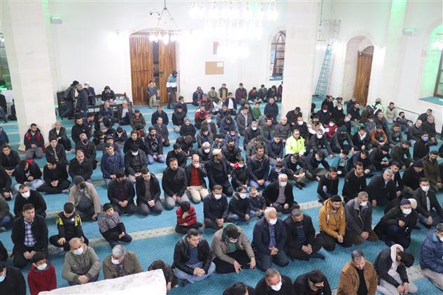 Beraat Gecesi Adıyaman'da Dualarla Ihya Edildi