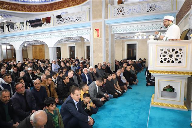 Hakkari'de Bin Aydan Hayırlı Kadir Gecesini Dualarla Idrak Ettik.