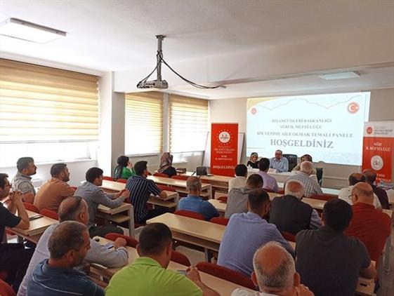 Agri'da Bir Yetime Aile Olmak Konulu Panel Düzenledi