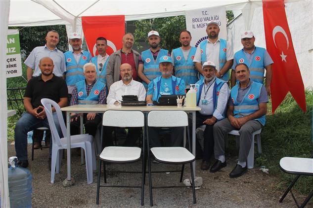 Bolu Il Müftüsü Ali Rıza Tahiroğlu Kurban Bayramında Merkez Mezbahanede Görevlendirilen Personeli Ziyaret Etti.