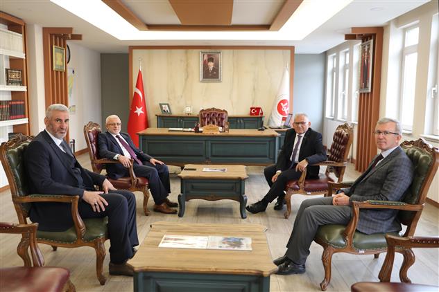 Kayseri'de Büyükşehir Belediye Başkanı Büyükkılıç’tan Il Müftüsü Akkuş’a Iade-i Ziyaret