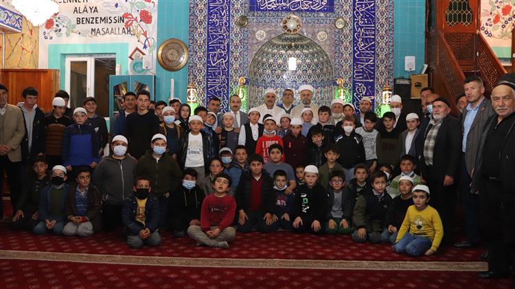 Sivas'ta Cami Ve Gençlik Buluşmaları Programı Yıldız Beldesinin Ev Sahipliğinde Yapıldı