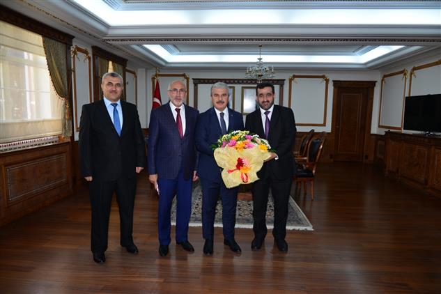 Kırsehir'de Camiler Ve Din Görevlileri Haftası Nedeniyle Valimiz Sayın Ibrahim Akın Makamında Ziyaret Edildi.