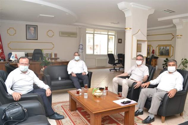 Manisa'da Celal Bayar üniversitesi Fen Edebiyat Fakültesi Dekanı Prof.dr. Yüksel Abalı Il Müftüsü Mustafa Soykök'ü Ziyaret Etti