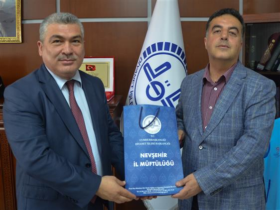 Nevşehir'de Cezaevi Müdürü Gençer'den Müftü Altunkaya'ya Veda Ziyareti…