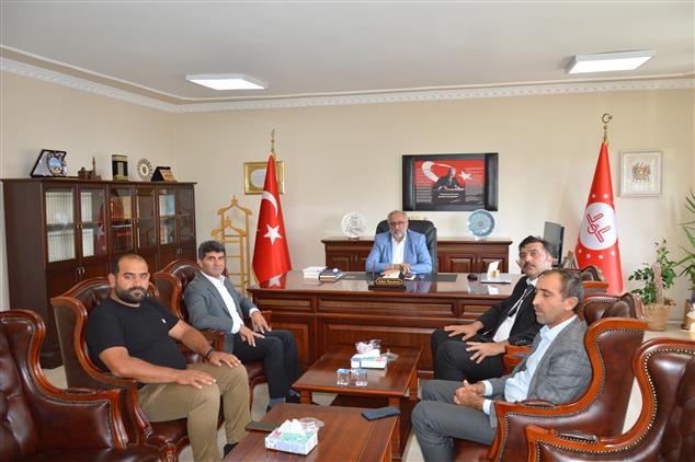 Ardahan'da Cihannüma Dernek Başkanı Ve üyelerinden Müftü Karadeniz’e Hayırlı Olsun Ziyareti 