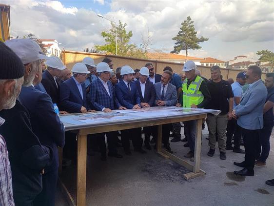 Yozgat'de Cumhurbaşkanı Yardımcımız  Tevhid Camii çalışmaları Hakkında Bilgi Aldı