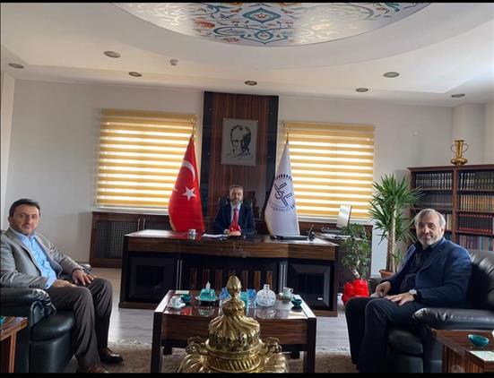 Erzurum'da Dib Dış Ilişkiler Genel Müdürlüğü Yurt Dışı Türkler Daire Başkanı Suat Okuyan Il Müftüsü Yıldırım'ı Ziyaret Etti.
