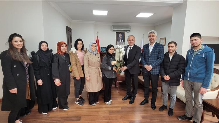 Afyonkarahisar'da “depremzede Gençlerden Il Müftülüğüne Anlamlı Ziyaret...”