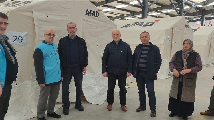 Duzce'de Depremzedelere Ziyaretler Devam Ediyor.