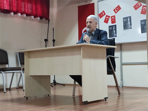 Muş'ta Din Görevlilerimizden Selimiye Cami Imam Hatibi Celil Aslan, Taşolu Köyü Imam Hatip Ortaokulunun Düzenlediği Konferansa Katıldı.