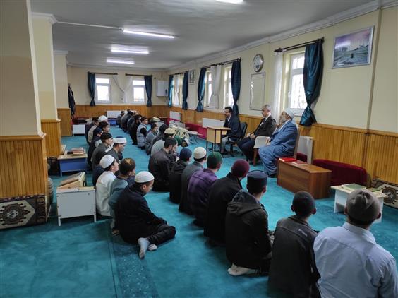 Kars'ta Din Işleri Yüksek Kurulu üyesi ırmaklı Kuran Kurslarını Ziyaret Etti