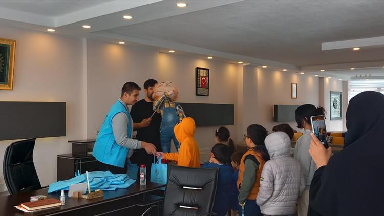 Tekirdağ'da Diyanet Gençlik Merkezinde çocuklar Için Hacivat Karagöz Gösterisi Düzenlendi