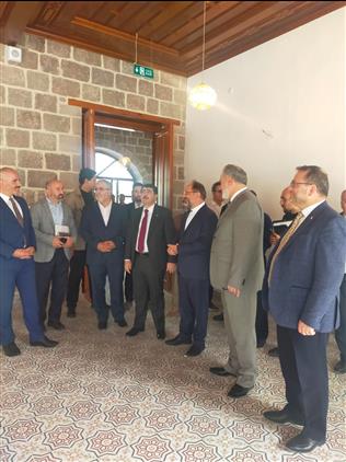 Ankara'da Diyanet Işleri Başkanı Prof.dr. Ali Erbaş ,yeni Açılacak Gençlik Merkezi’nde Incelemelerde Bulundu.