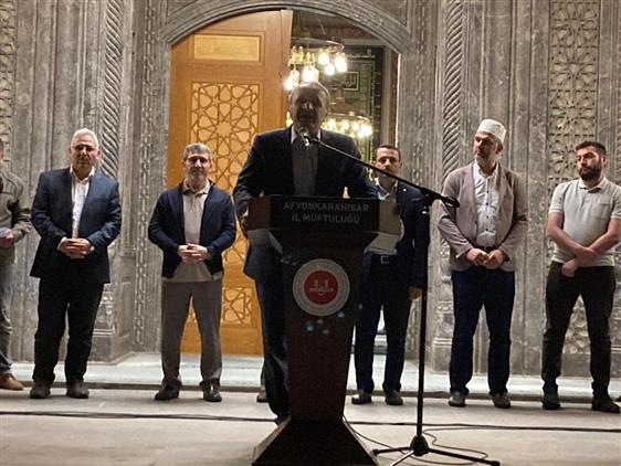 Diyanet Işleri Başkanlığı Organizasyonu Ile Afyonkarahisar’dan  Hacca Gidecek Olan Ikinci Hac Kafilesi, Paşa Camiinden Dualarla Uğurlandı.