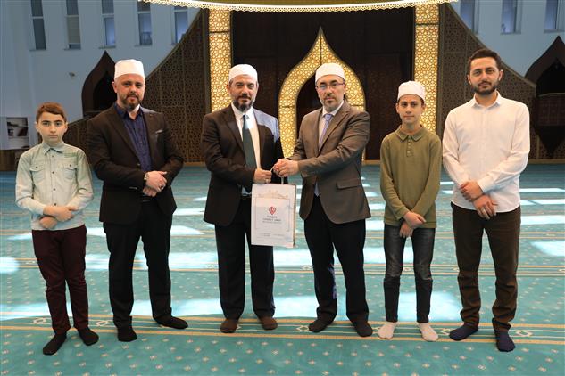 Kayseri'de Doktor Ahmet Murat Balaban 52 Yaşında Hafız Oldu