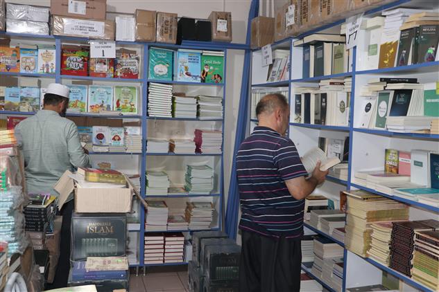 Şanlıurfa'da Diyanet Yayınlarına Yoğun Ilgi Gösteriliyor
