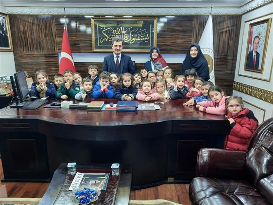 Düzceli Minikler Kumbaralarını Depremzedeler Için Açtılar.