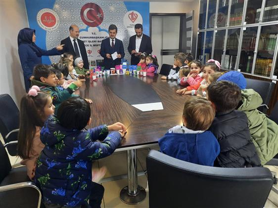 Düzceli Miniklerden Anlamlı Bağış...