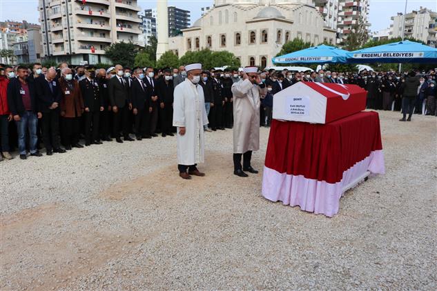 Mersin'de şehit Jandarma Astsubay Celil Mutlu Son Yolculuğuna Uğurlandı
