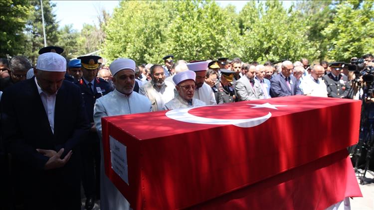 şehit Jandarma Uzman çavuş Mustafa Bozkurt, Memleketi Kayseri'de Dualarla Son Yolculuğuna Uğurlandı