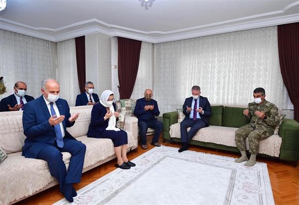 Gaziantep'de şehitlerimizin Aileleri Ziyaret Edildi