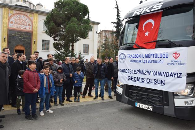 Trabzon'da Elazığ Ve Malatya Depremzedeleri Için Yardım Tırı Yola çıktı